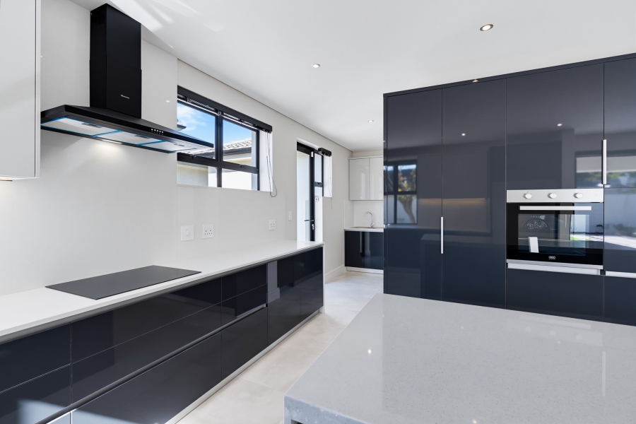 To Let 4 Bedroom Property for Rent in Pinelands Western Cape